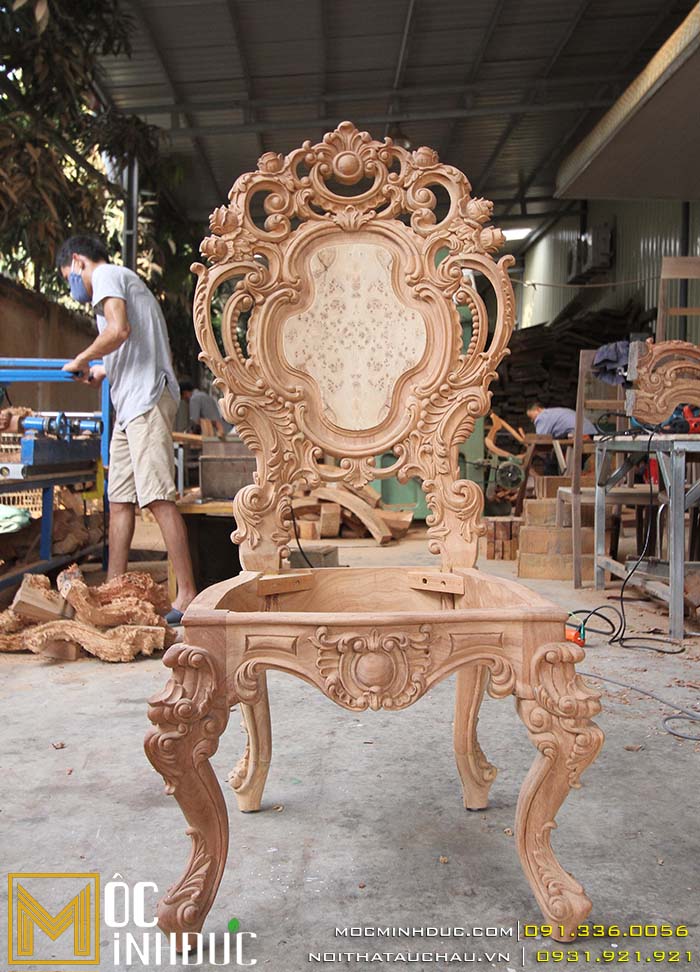 Mẫu ghế cổ điển được nghệ nhân chạm khắc tại nhà máy