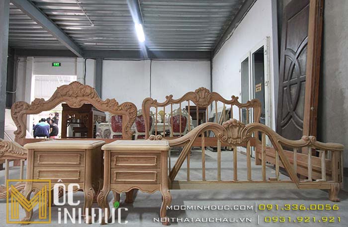 Hình ảnh giường gỗ tự nhiên Mộc Minh Đức đang hoàn thiện