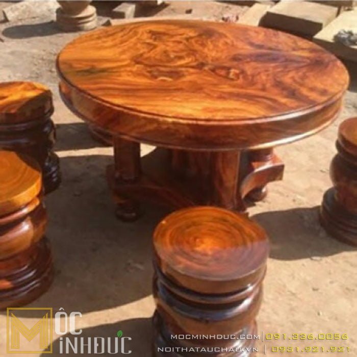 Mẫu bàn tròn gỗ tự nhiên