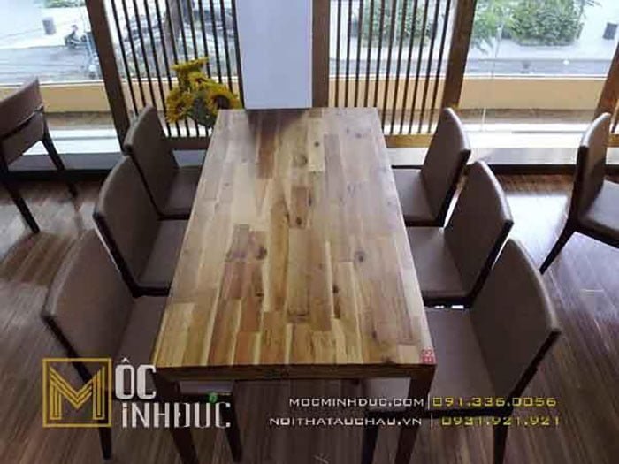 Bàn ghế gỗ cho quán ăn