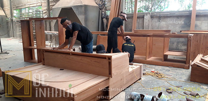Xưởng sản xuất tủ bếp gỗ tự nhiên tại Hà Nội