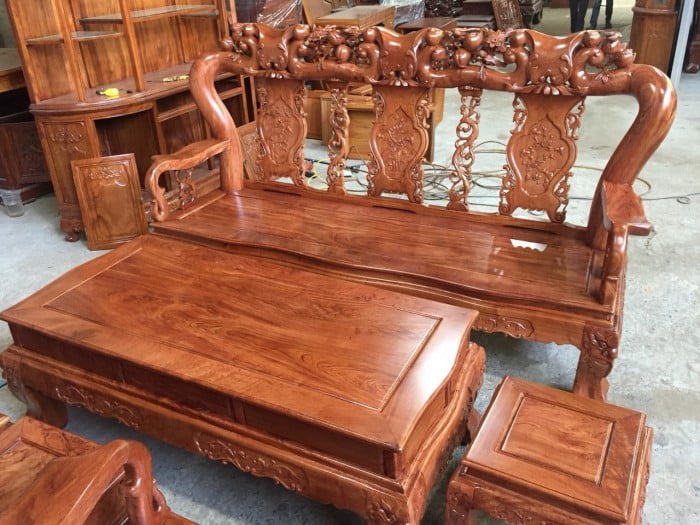 Bộ bàn ghế gỗ hương đá sang trọng