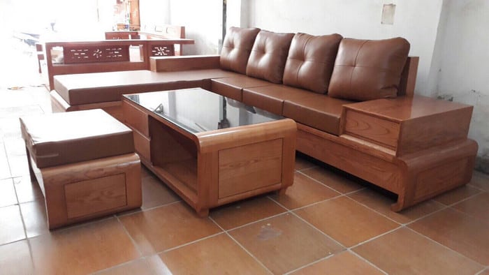 Bộ bàn ghế làm từ gỗ hương đá với đường vân gỗ ấn tượng