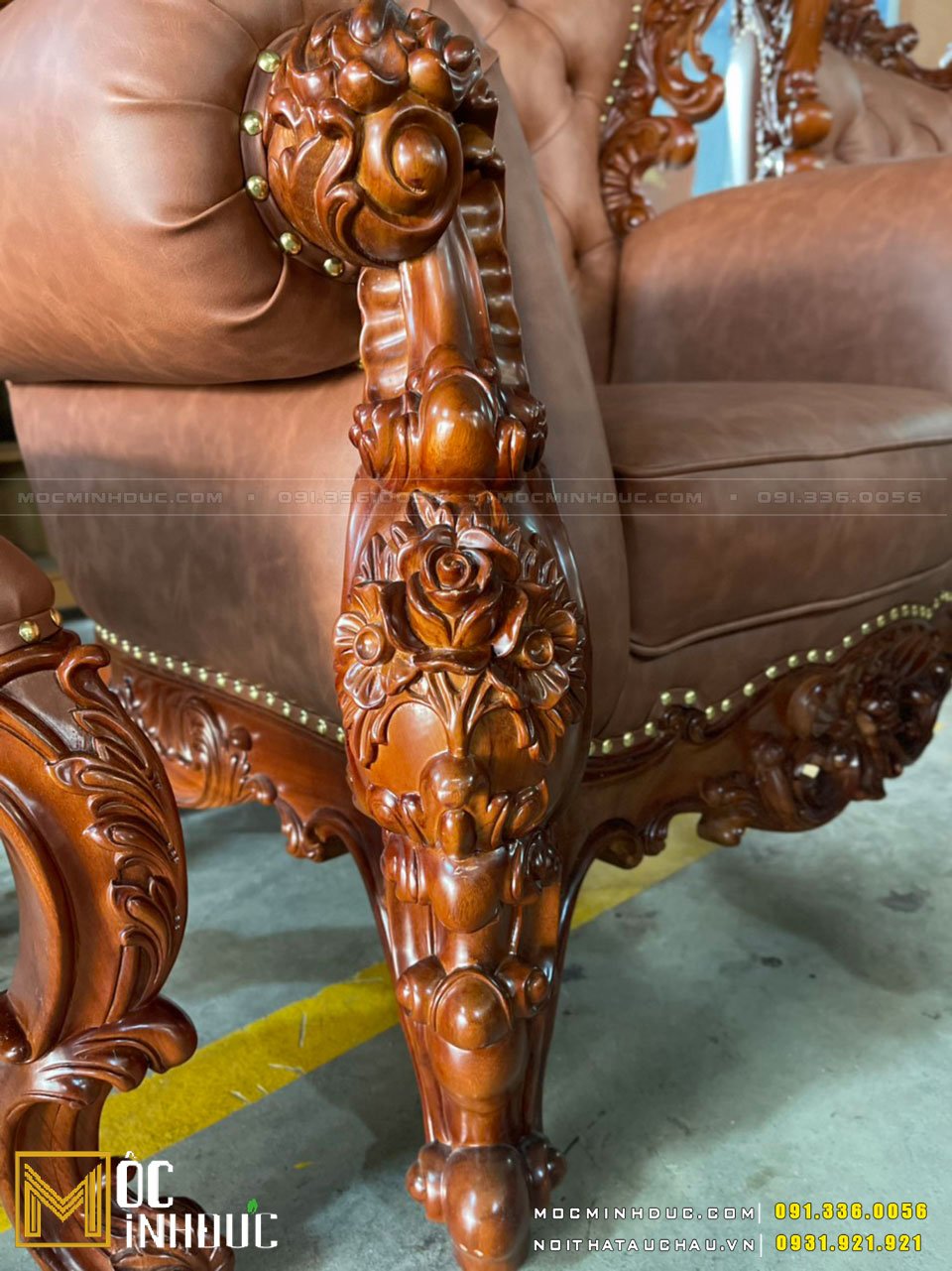 Chi tiết sofa tân cổ điển gỗ gõ đỏ