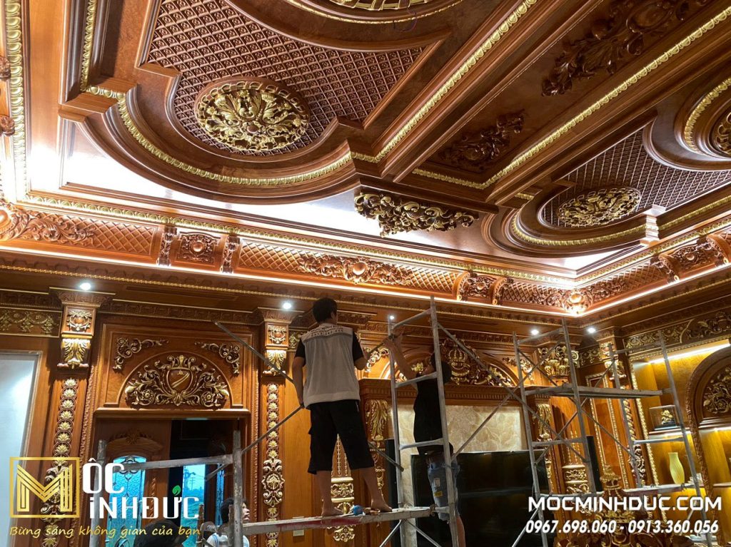 Nhà máy sản xuất và thi công trần gỗ tự nhiên Gõ đỏ dát vàng cao cấp