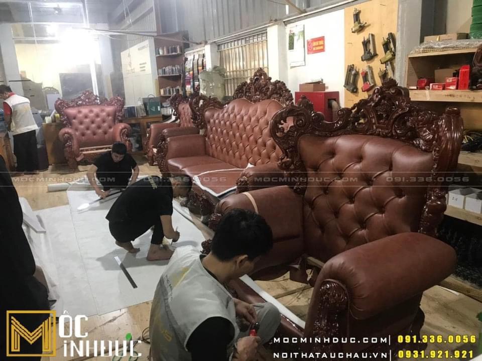 Sofa Tân cổ điển bọc da với khung 100% gỗ tự nhiên