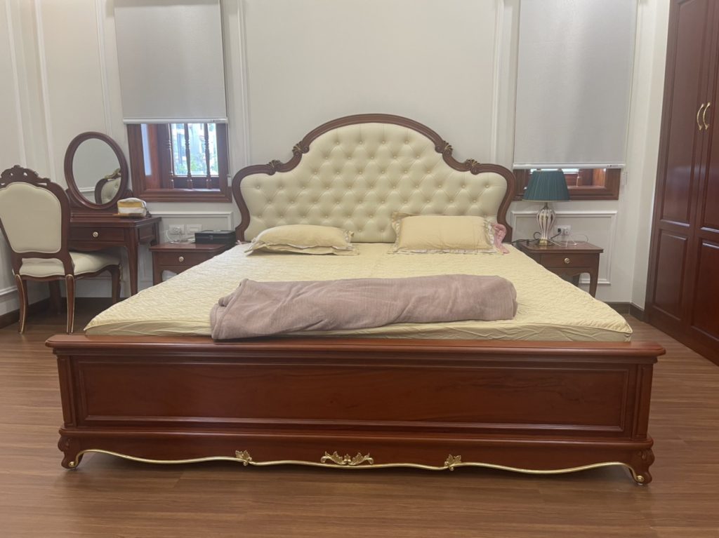 Nội thất phòng ngủ gỗ Gõ đỏ với thiết kế đơn giản mà sang trọng