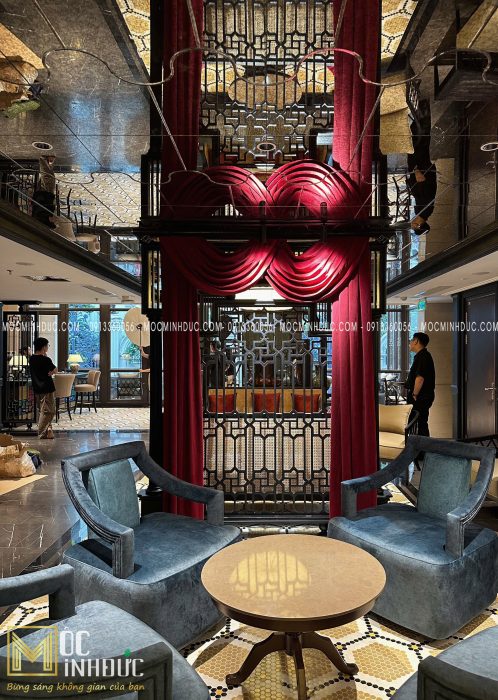 Nội thất không gian chuyển tiếp giữa sảnh và nhà hàng khách sạn TonKin