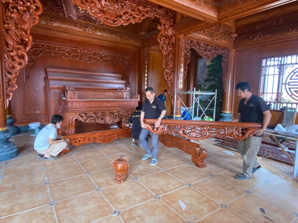 Mộc Minh Đức thi công nội thất phòng thờ gỗ Gõ đỏ cao cấp