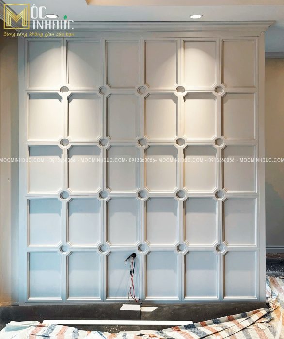 Nội thất chung cư với vách tivi bằng gỗ đầy ấn tượng